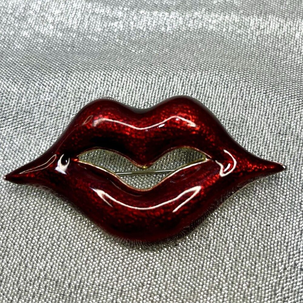 Vintage Red Lips Enamel Necklace Pendant or Brooch 2 in 1
